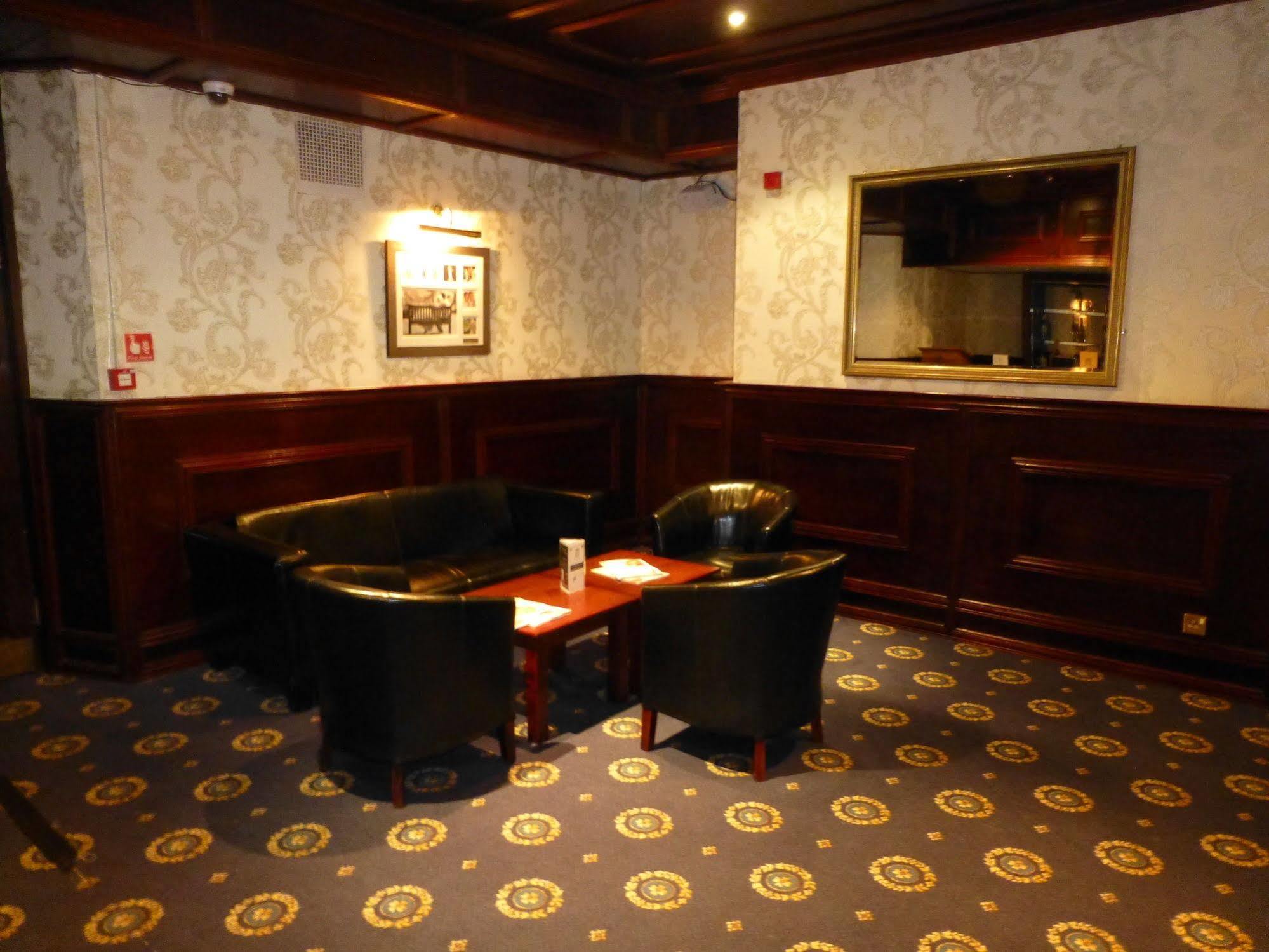Maes Manor Country Hotel Blackwood  Buitenkant foto