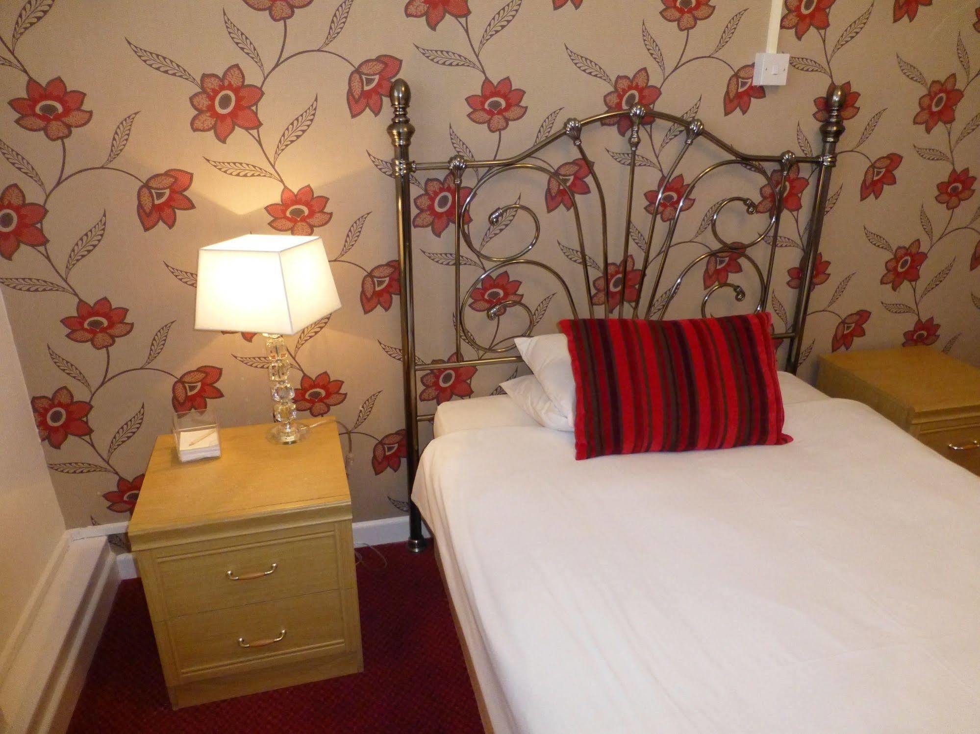 Maes Manor Country Hotel Blackwood  Buitenkant foto